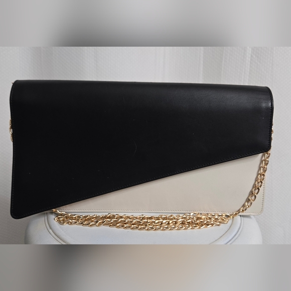 Yves Saint Laurent Handbags - EUC YSL Saint Laurent Clutch Cream and Black Bicolor Leather w/ Chain Insert